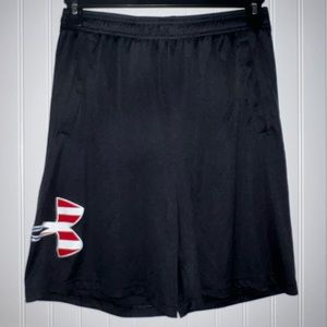 Under Armour Loose Fit Shorts Size Large with USA color Logo and side pockets